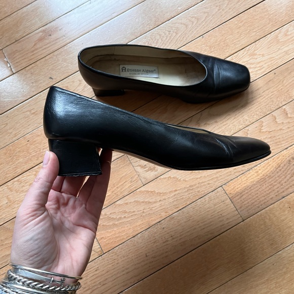 Classic Black Leather Heel - Picture 4 of 7